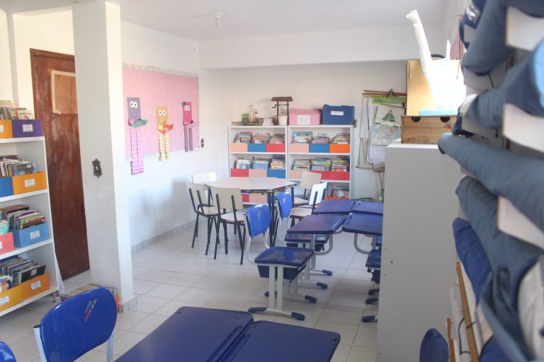 sala-de-leitura-escola-cence